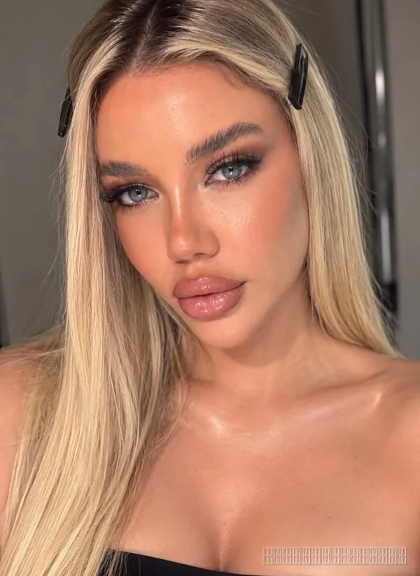 Ceren, 22 — escort in Istanbul